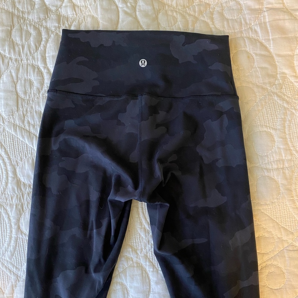 Lululemon Wunder Train- size 6. 25” length.